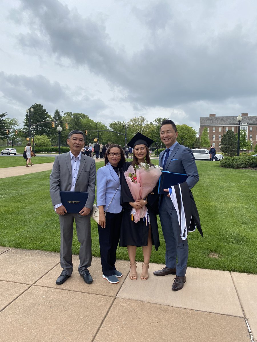 this first gen immigrant graduated magna cum laude today! 👩🏻‍🎓✨

&amp; such an honor to meet Viet Thanh Nguyen, my commencement speaker whom I nominated as a shot in the dark. 💙