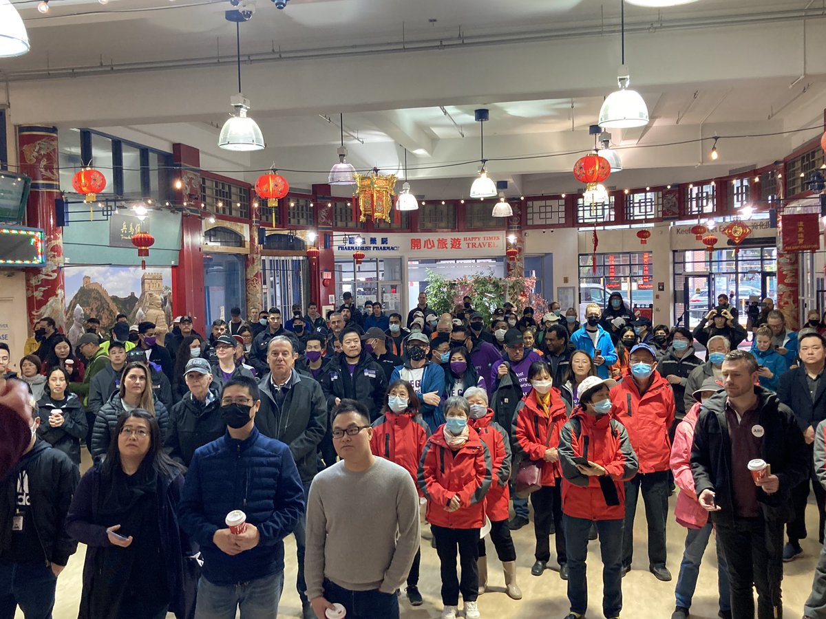 Great turn out for the #ChinatownYVR #CleanUpParty 
Thanks to all the organizers and volunteers!
