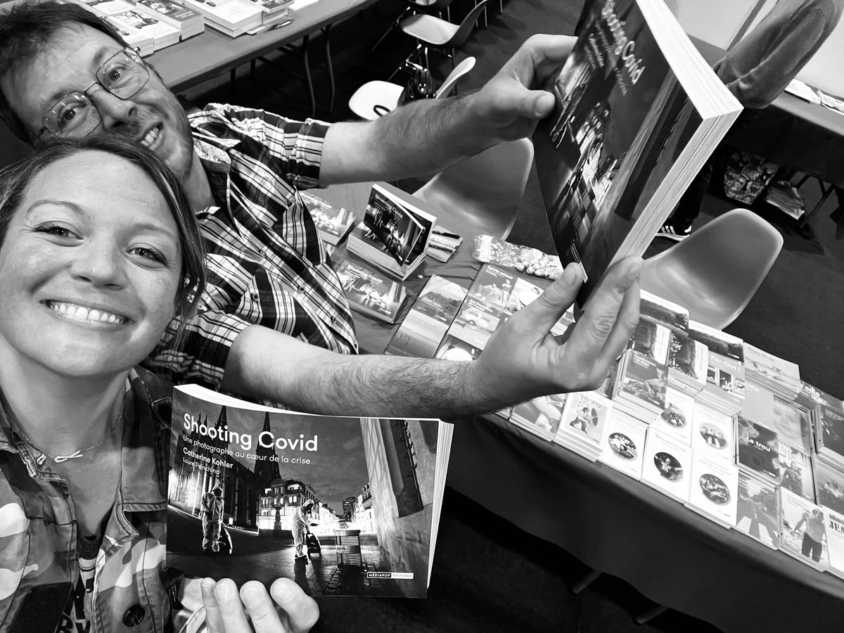 PhotographCathy's tweet photo. Rdv demain au #ForumduLivredeSaintLouis 📕👍😉 #dernierejournee #dedicaces #shootingcovid #mediapopeditions #saintlouis https://t.co/fqxsHpS1R8