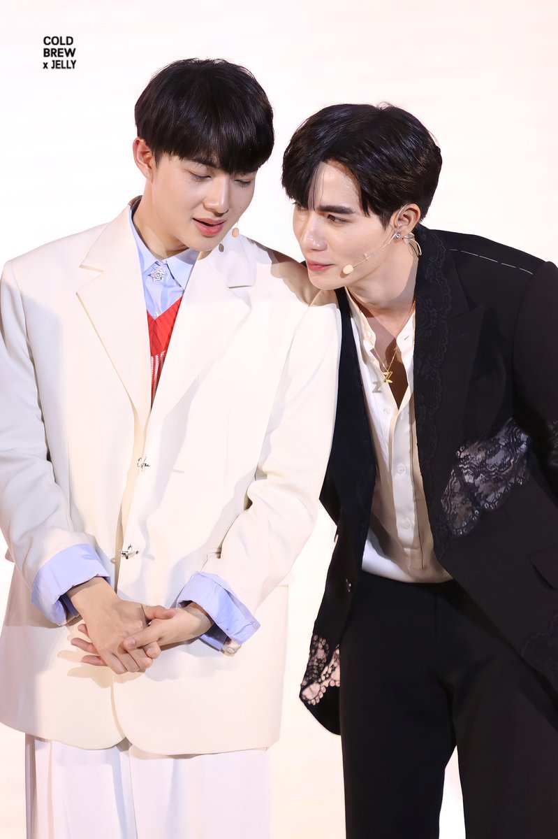 ___COLDBREW's tweet photo. 💙🧡

ตอนที่เฮียย่อตัวมาคุยกับหนูก็คือ...
ใจบางใจเหลวใจผุยผงเขินส่วนสูง 🫠

 #CutiePieFinalEP https://t.co/wL1AvicCe1