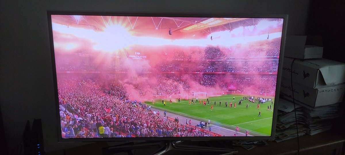 LouisSchotte's tweet photo. Le public de Liverpool qui chante Dua Lipa après leur victoire... Quel image!
#FACupFinal https://t.co/Ob5MincNJp