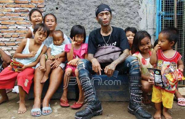 SeputroDenny's tweet photo. @caloproperty 👇👇 itu pendeta looh... https://t.co/l3t3rfd80j