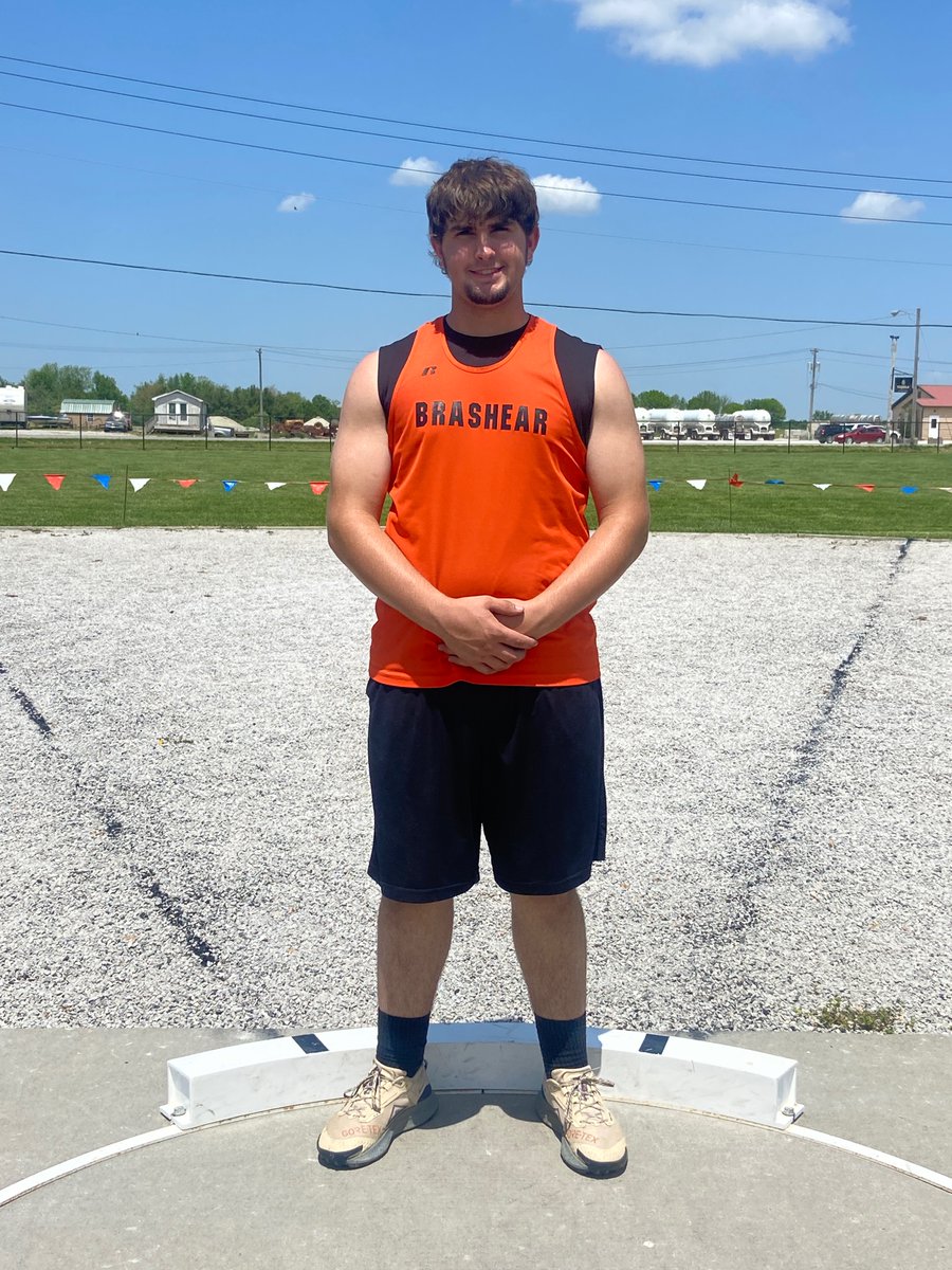 JessicaErwin17's tweet photo. With a throw of 12.35 meters Nate Triplett qualifies for state in shot put! https://t.co/nUEbbbWS4v