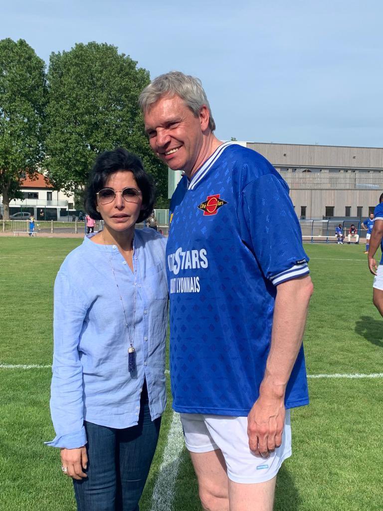 datirachida's tweet photo. Bel après-midi à Champigny aux côtés de @laurentjeanne94, @fthiriez et Patrice Laffont pour donner le coup d’envoi du match #CiteStars organisé au profit des enfants défavorisés et maltraités. https://t.co/YERtW618lE