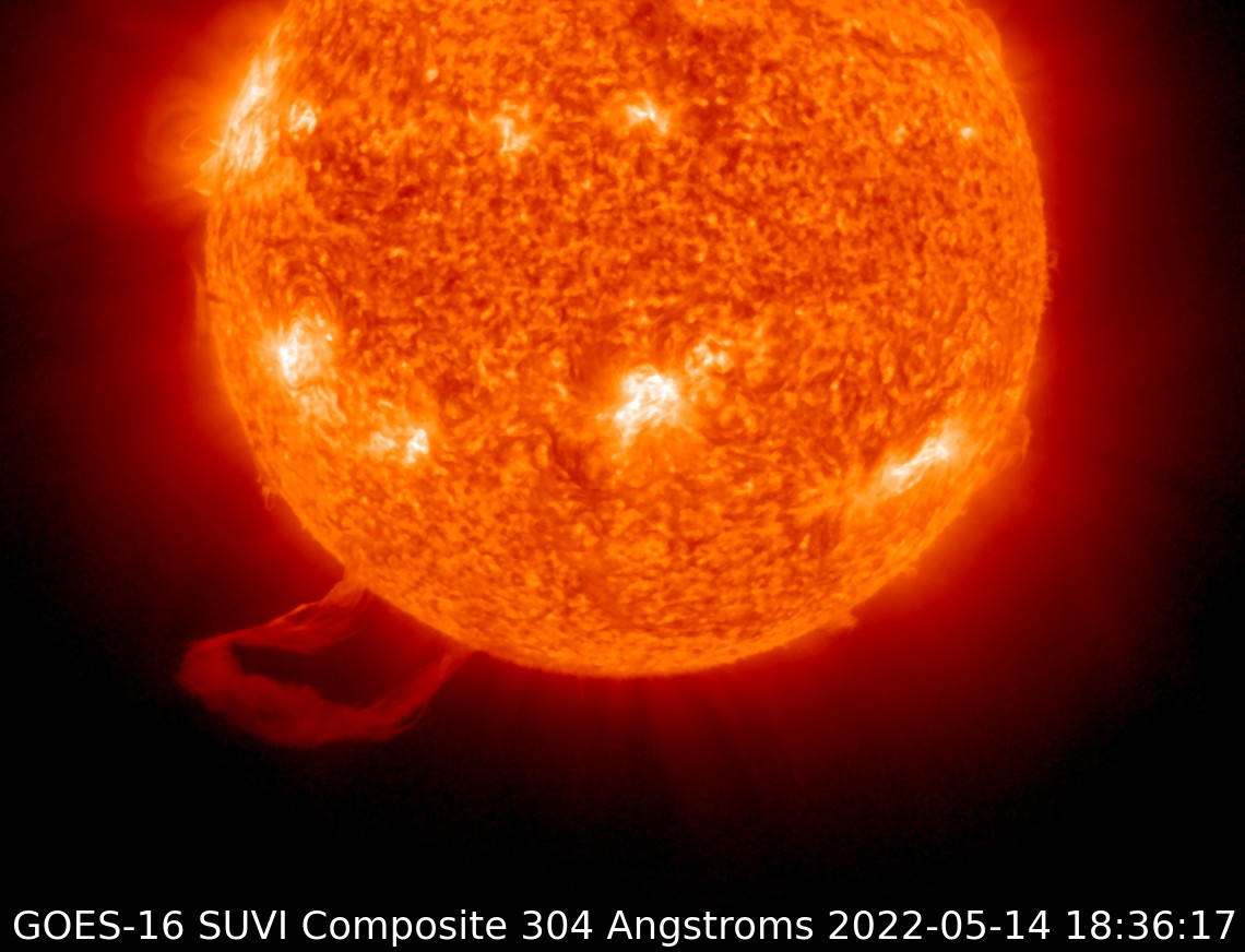 SolarHam's tweet photo. It appears that a prominence located off the southeast limb is currently in the progress of lifting off. Image courtesy of GOES-16 SUVI. https://t.co/IMQHoQDsg3