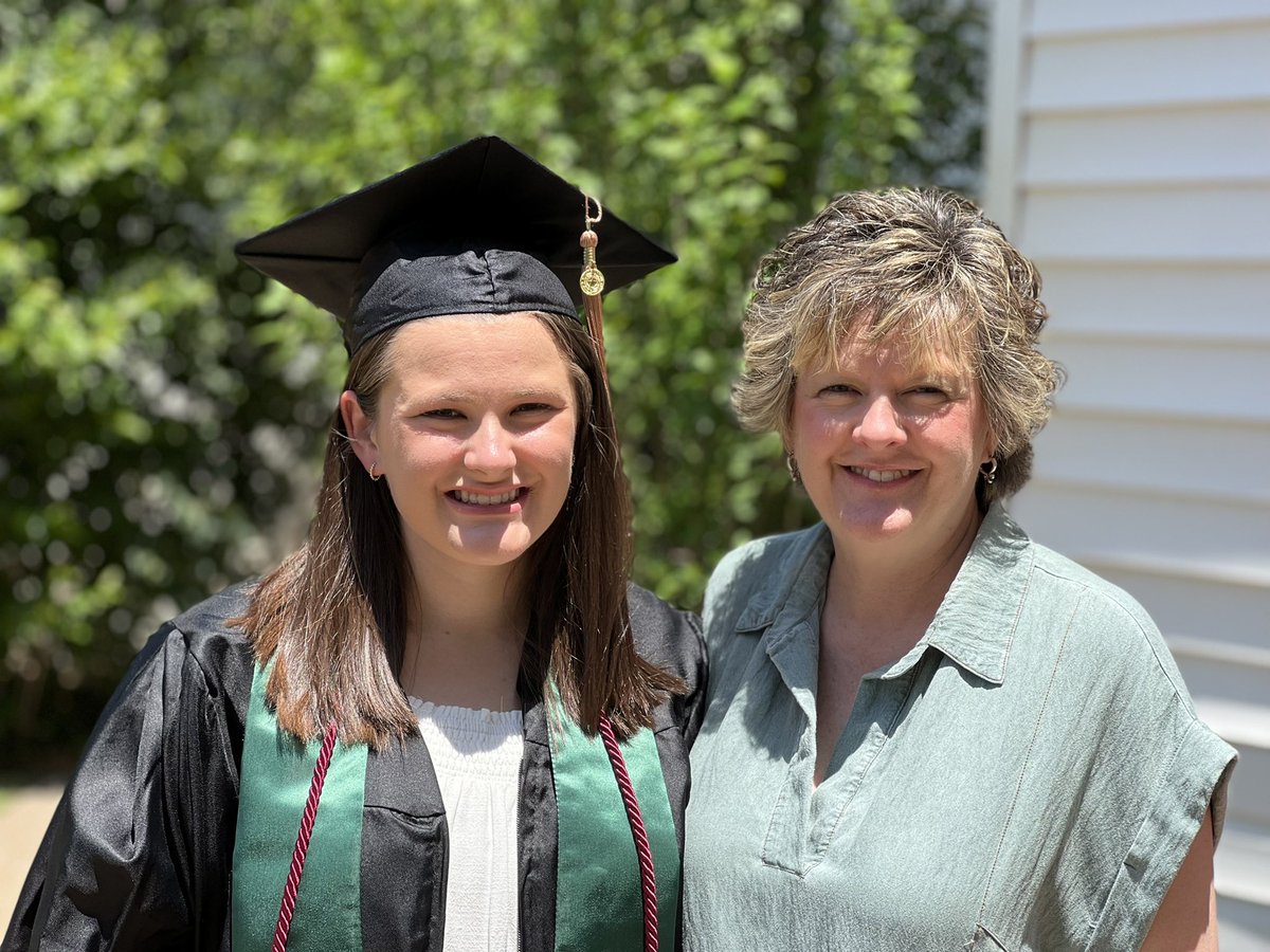MeredithCurti18's tweet photo. Congrats grad! #BaylorGrad #SicEm https://t.co/HmGxzZvbjt