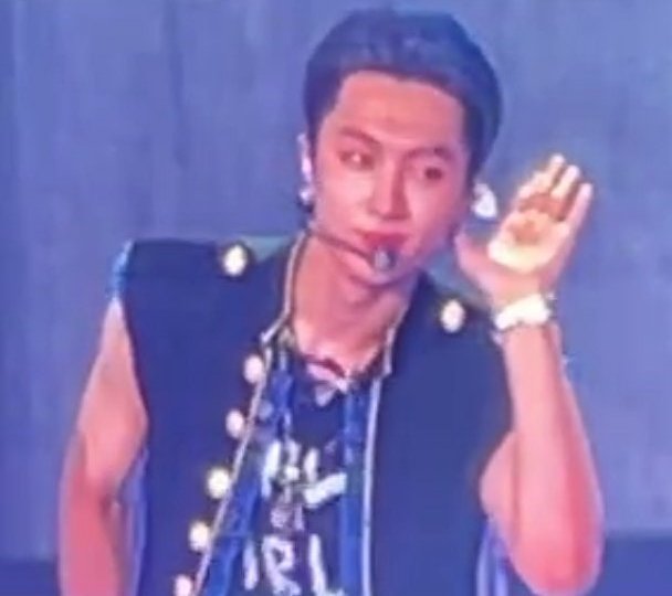 ish_hoon's tweet photo. WHAT THE ACTUAL FVCK PARK JONGSEONG ARE U KIDDING ME??? I CAN'T BREATHE YOUR BEING TOO HOT LIKE A SUMMER NA NA NA NA ~ https://t.co/FYmFaz5Iek