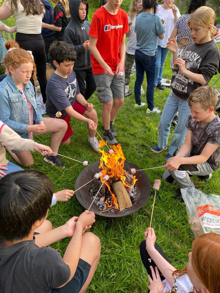 HabsMonBoarding's tweet photo. Thank you to the boys at Chapel House for making us feel so welcome this evening!😊🔥 https://t.co/agSz9OM2Cg