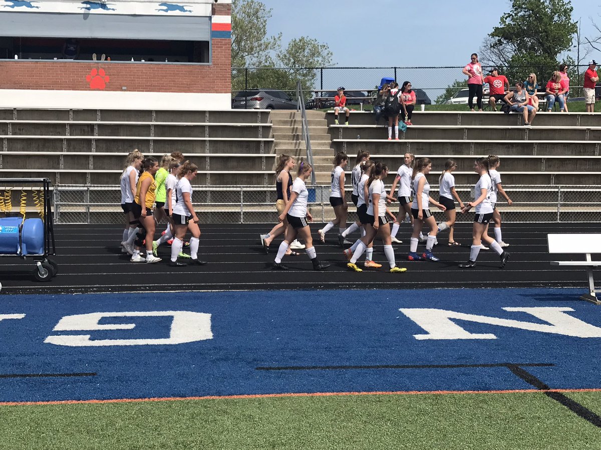 Sullivan_HS's tweet photo. Proud of my Lady Eagles for showing great support to their opponent St. Clair before the first round of districts. St. Clair had tragic situation happen this week and Lady Eagles gave their opponent flowers and card to show their support! #family @timisgrig22 @sullivaneagles https://t.co/0BXmKYzkF7