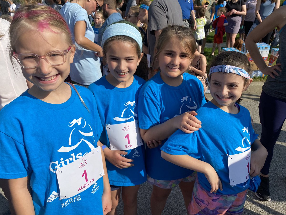 Suzan Feuer tweet media