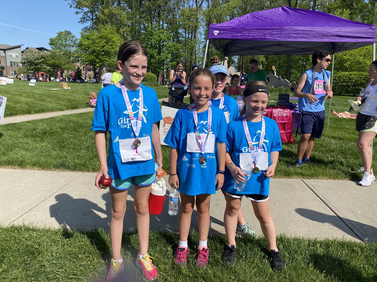 Suzan Feuer tweet media