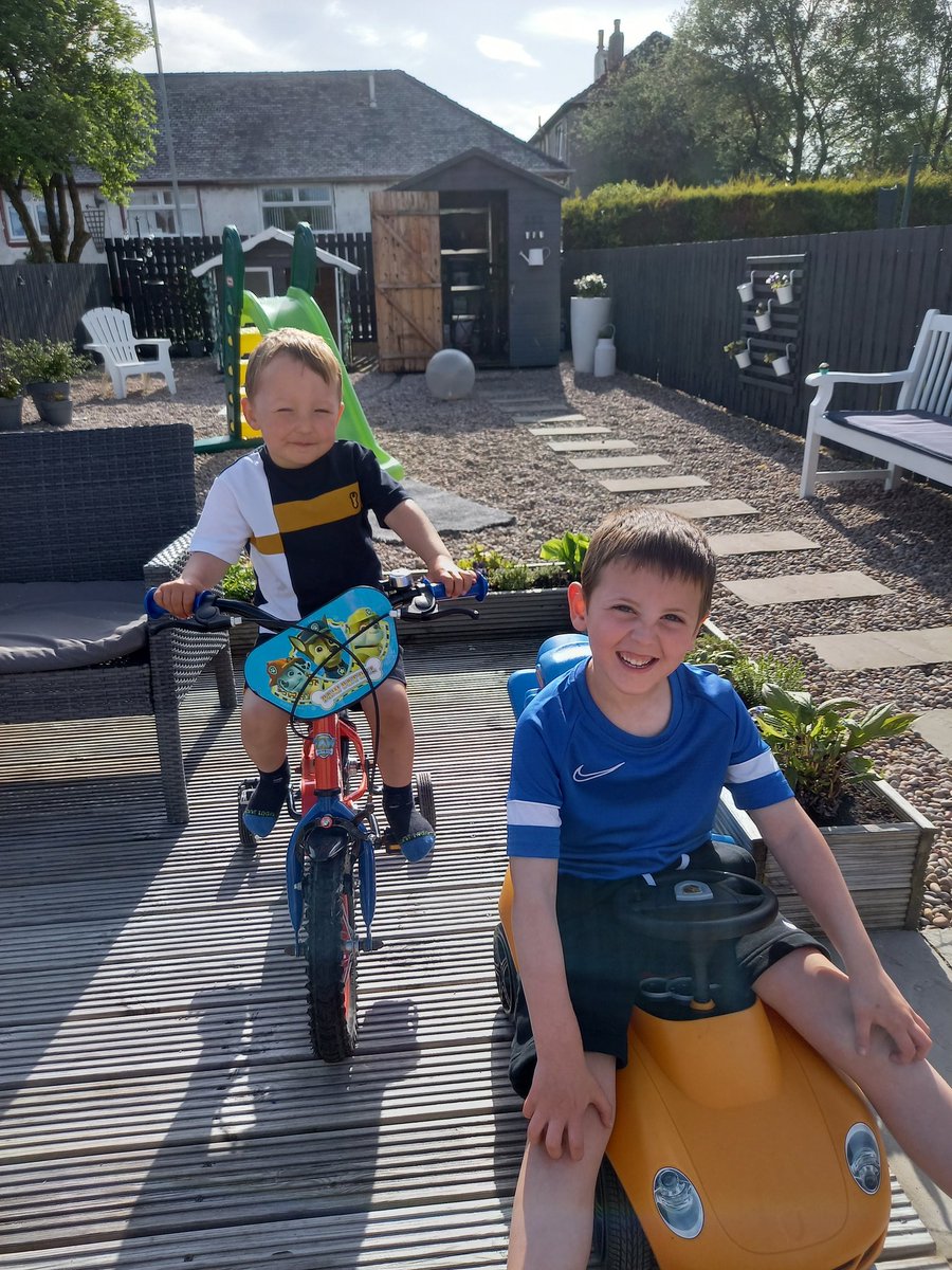 xkimbolinex's tweet photo. Fun day with wee Frankie 😊 https://t.co/eq2J9Y2eoA