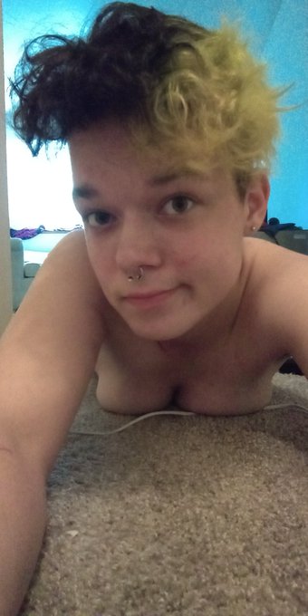 Just got my internet back gonna be on stream again hopefully by tomorrow https://t.co/4U6loMmdzq<a href="/tag/xhamster"class="tags"><span>#xhamster</span></a>