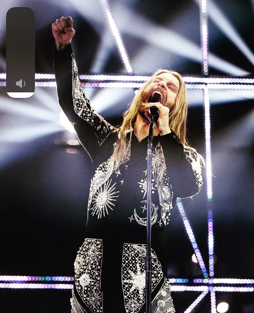 graham norton tweet media