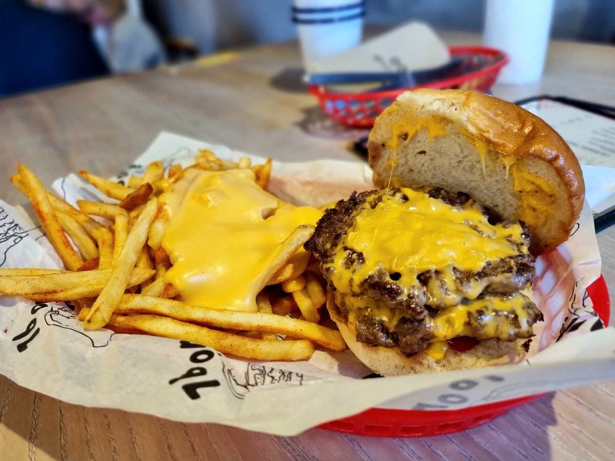 caffeinecoldx's tweet photo. Oh my fucking god #7Bone https://t.co/ohR6IODOkA