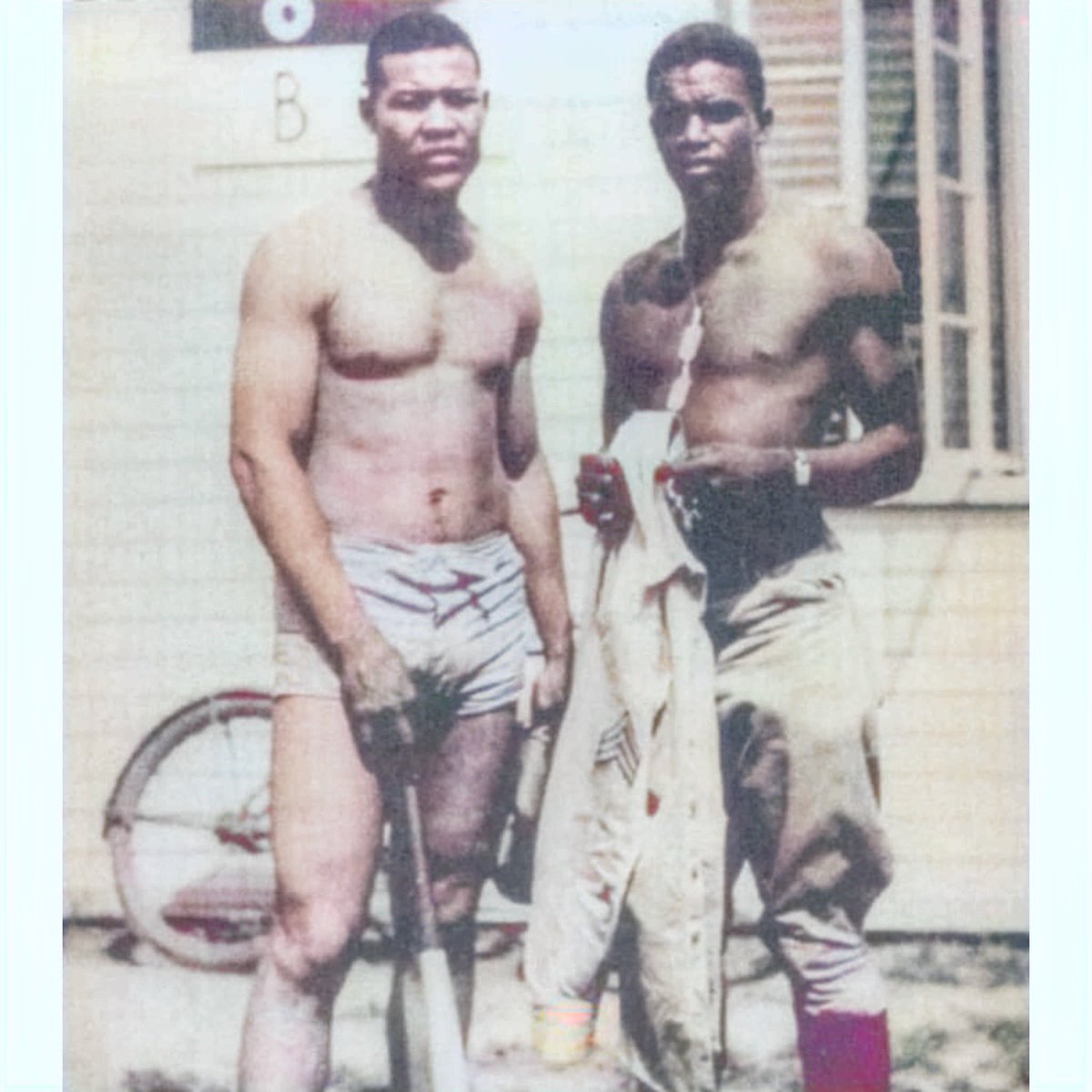 AfricanArchives's tweet photo. Sports legends Jackie Robinson and Joe Louis were stationed at Fort Riley during World War 2.

The legendary number "42" and the "Brown Bomber" are pictured in 1942 during their time serving our country. https://t.co/X8crDoNwEq