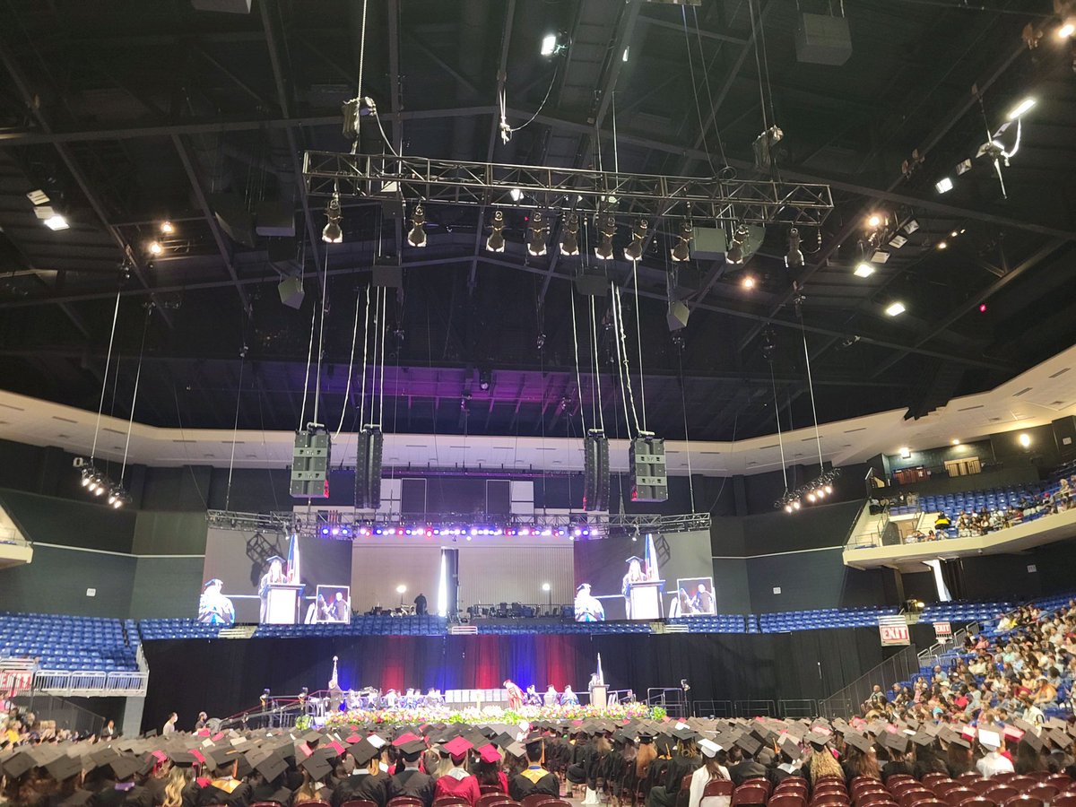 LSCgfn's tweet photo. Thanks to teamwork and the accomplishments of the #LSC2022Graduates, thousands of people celebrated together at today’s @LSCCyFair Commencement. https://t.co/frruRgu5dd