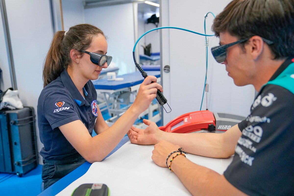 clinicamobile's tweet photo. Here’s @AlonsoLopez_21 in #ClinicaMobile for a Hilterapia®️laser therapy at the end of the #qualifying
Alonso will start from the 2nd row tomorrow at #LeMans 🇫🇷
@ASAlaser #asalaser
#FrenchGP
#hilterapia
#lasertherapy
#rehabilitation
#prevention
#getbetterfaster
#backontrack https://t.co/LbOVziFjGw