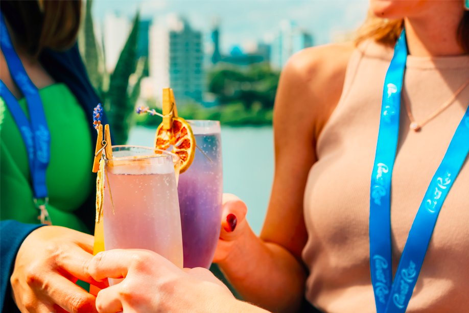 MeetingsInPR's tweet photo. Vivid colors are not only found in our landscapes, but also in our creative cocktails and cuisine.🤩🍹 Your attendees will be inspired by our colorful culture from the minute they arrive.❤️🇵🇷 #MeetInFullColor #DiscoverPuertoRico https://t.co/7bcPtp5GOU https://t.co/Ljq89gj16b
