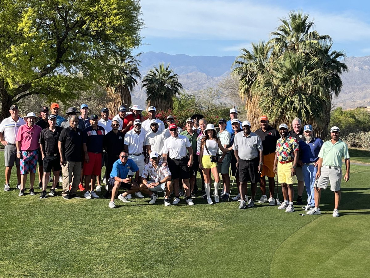 golfDWGR's tweet photo. Thank you ⁦@grantfuhr⁩ for bringing the crew to Desert Willow. We loved hosting your group. ⁦@gf31foundation⁩ ⁦@KemperSports⁩ ⁦@VisitPalmDesert⁩ https://t.co/hM0gEXttZ0