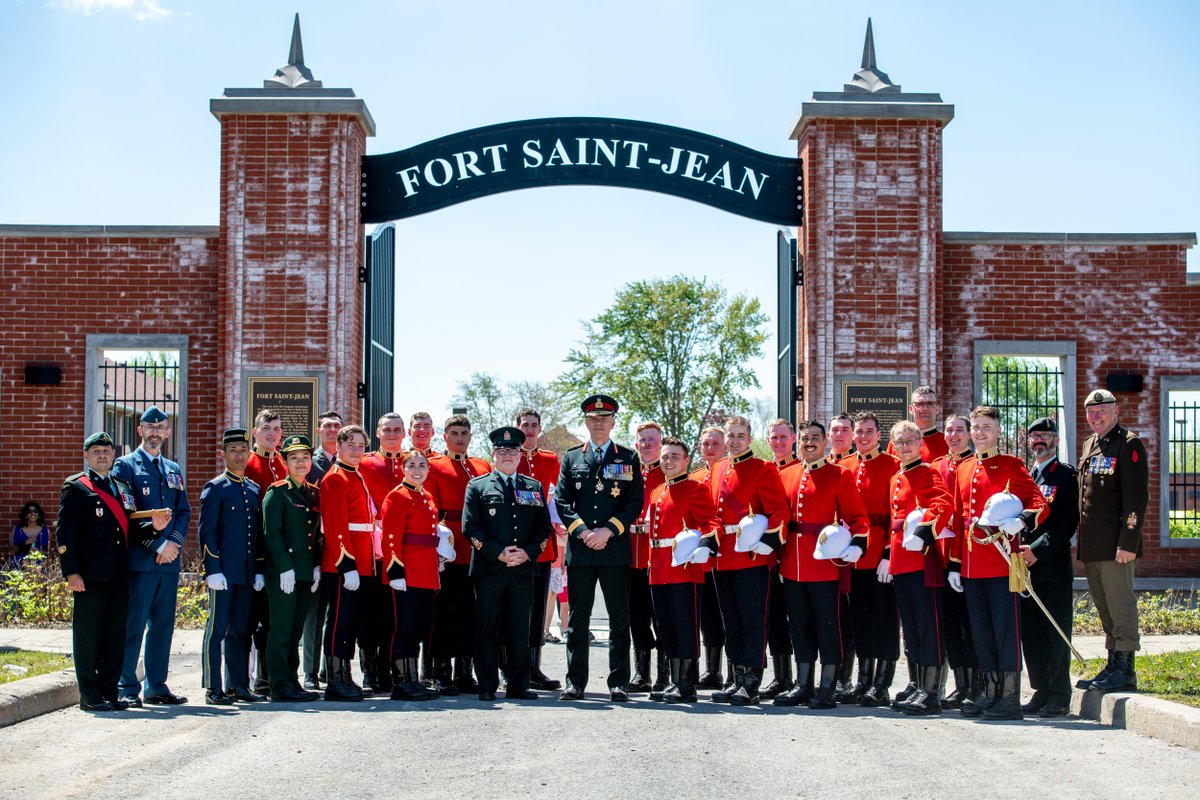 Congratulations to the @CMRSJ_RMCSJ Class of 2022 on your graduation today. I wish you all well as you embark on what will be outstanding and rewarding careers as officers in the Canadian Armed Forces. BZ!