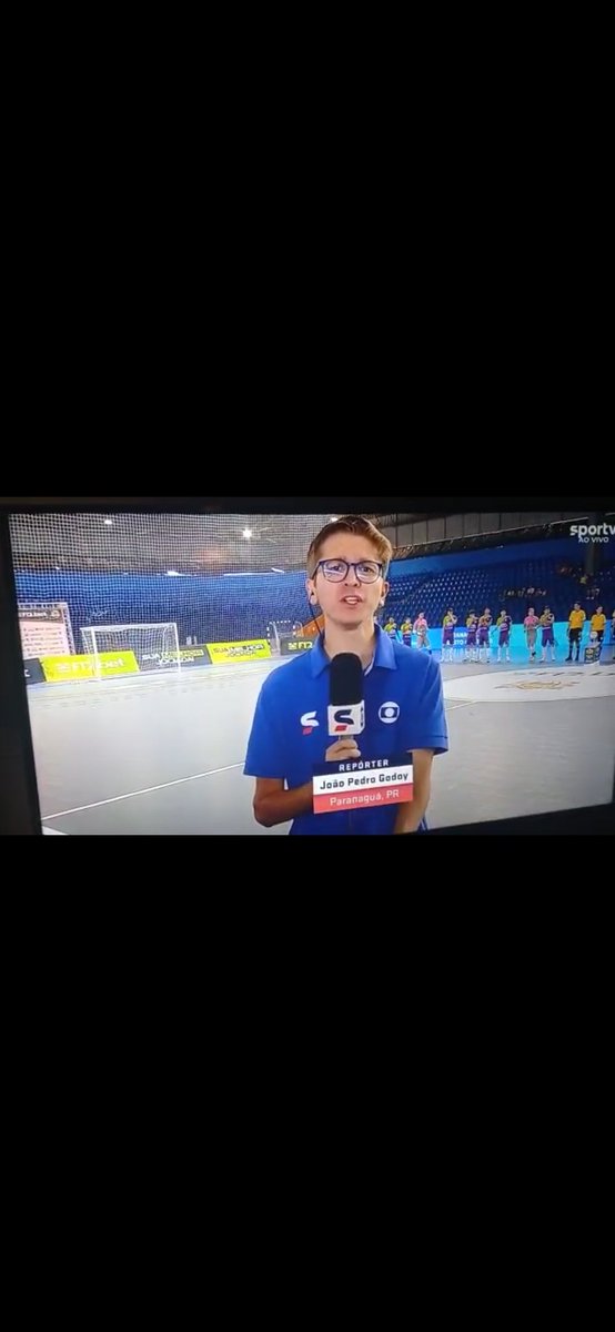 joaoplgodoy's tweet photo. Se alguém viesse do futuro dizer pro João Pedro lá de 2012 que, em 2022, eu estaria em uma transmissão do @sportv e vendo um título do @LFC no mesmo dia, acho que eu não acreditaria.
QUE DIA ABSURDO, MEUS AMIGOS!!! Só posso é agradecer! #vidadereporter #YNWA https://t.co/mFu4tPAei4