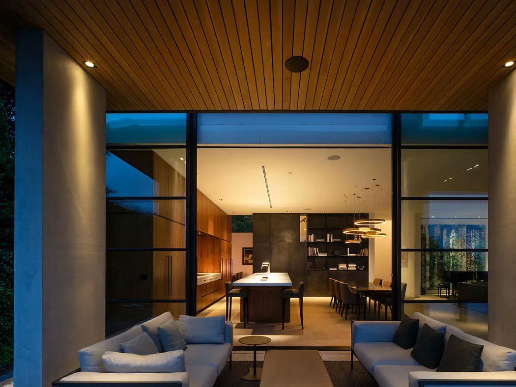 pattyafletch's tweet photo. Indoor and #outdoorliving mesh well together at this #coolhouse to create a multifaceted living space.  https://t.co/B0W40ePQtU https://t.co/2K5GcAqZFv