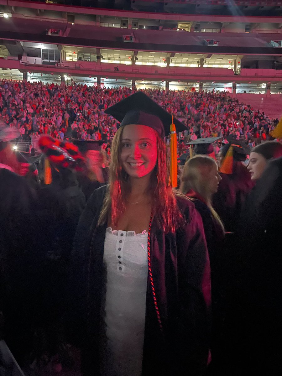 lilly sharples tweet media