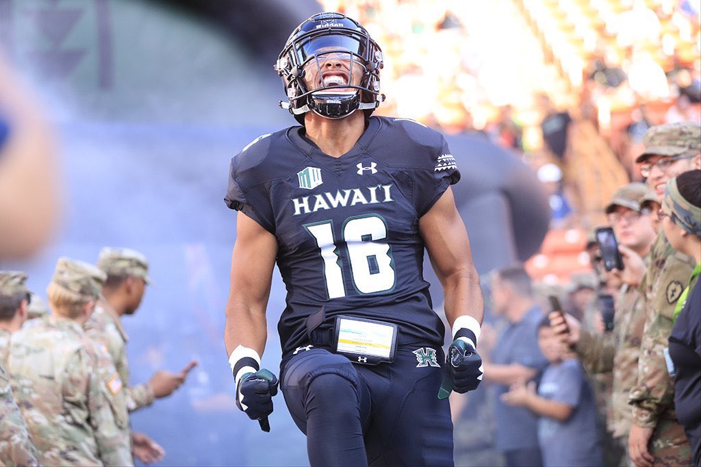 dev_dimes's tweet photo. Blessed and truly honored to receive an offer from The University Of Hawaii! #braddahhood 🌈 @HawaiiFootball @BishopGormanFB @bangulo @BHoward_11 @BrandonHuffman @GregBiggins @adamgorney @VaBranch @Lv_GCS https://t.co/MVyEYHULPY