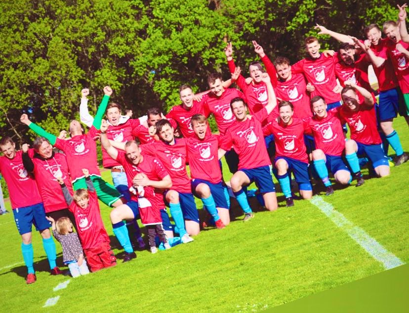SMummenhoff's tweet photo. Herzlichen Glückwunsch dem @tv_welle zum Aufstieg in die Kreisliga. Kompliment an Trainer Stefan Haller und die ganze Mannschaft für die beeindruckende und erfolgreiche Aufholjagd. #aufsteiger #tvwelle #kreisliga https://t.co/scNAWE9Jpc