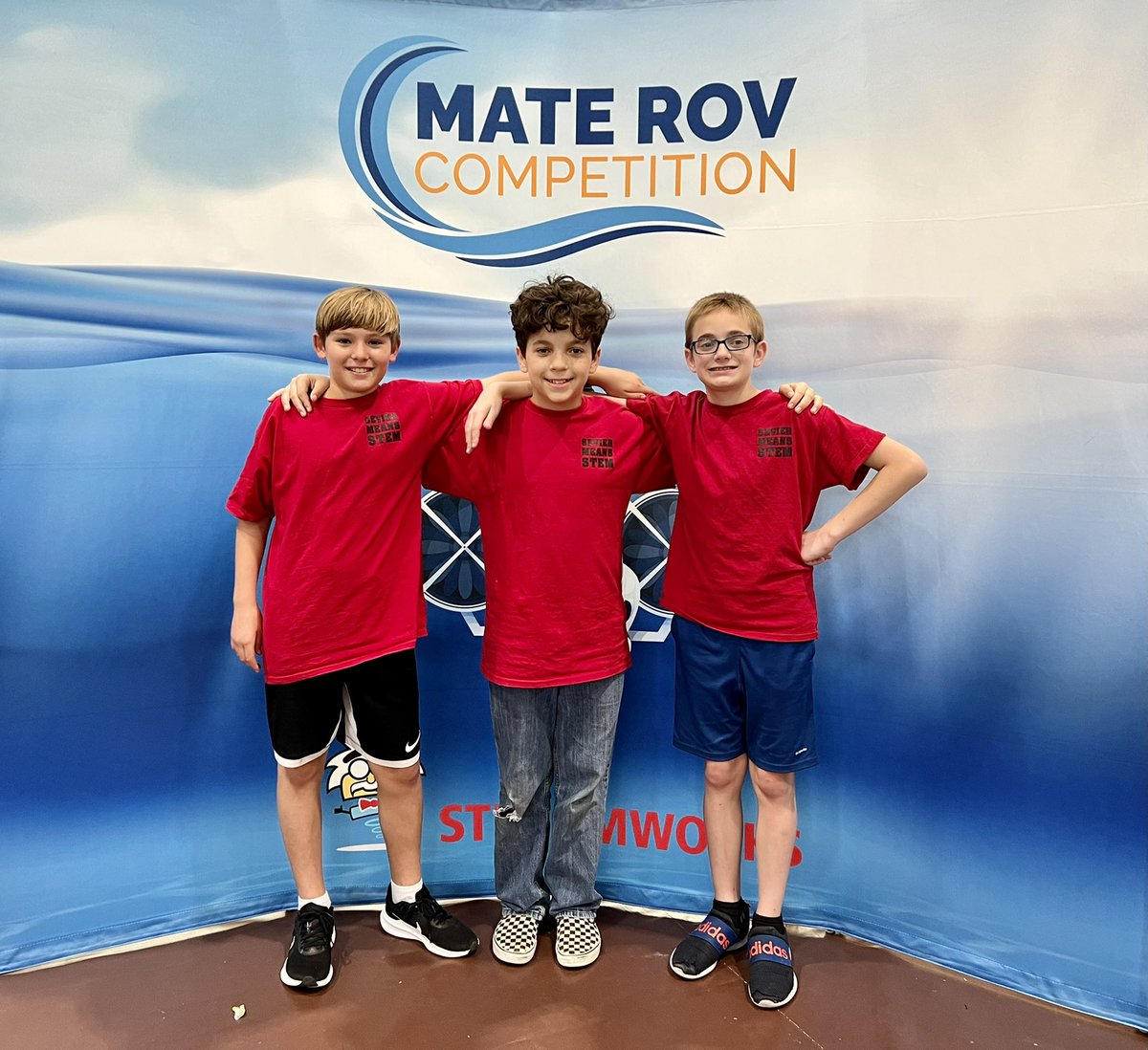 jsms_robotics's tweet image. Sevier Robotics team (they call themselves Thrill Gills) made up of 6th graders went to MATE ROV competition at ETSU. They came home with a Judges Award! We are excited for them and their hard work and positive attitude! @PhotonProfessor @KCS_Sevier