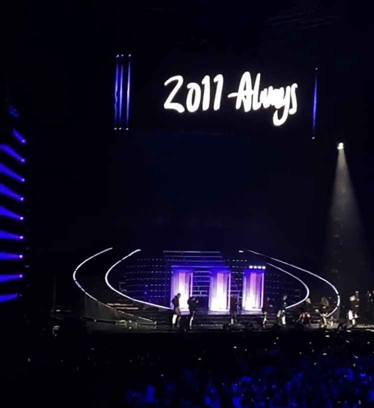 tracklist's tweet photo. Little Mix, vocês sempre serão GIGANTES! #LittleMixLastShow https://t.co/VYuOTZd7kH