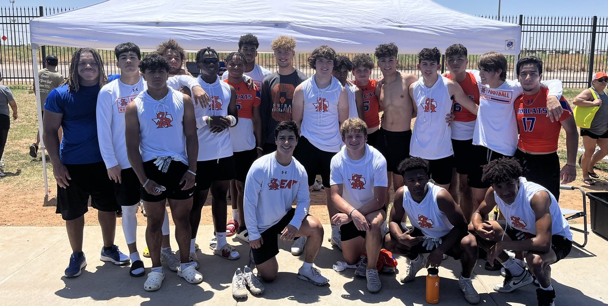 AustinJ2023's tweet photo. Way to go Cats! Had a fun Saturday playing 7 on 7 with the team! We played well, but can always do better. Things are looking bright and it was good to see some guys step up and execute on the field! https://t.co/qVCZv9EfRG