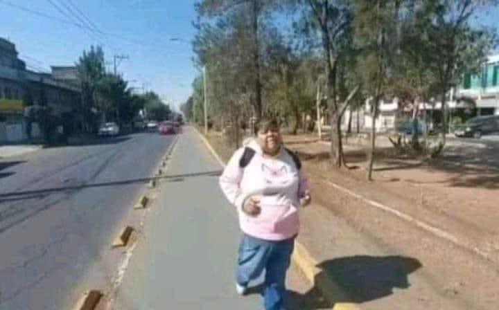 soyvanellopee's tweet photo. Yo saliendo de mi casa 8:15am todavía con la esperanza de llegar a las 8:00am https://t.co/oW32U5Wlch