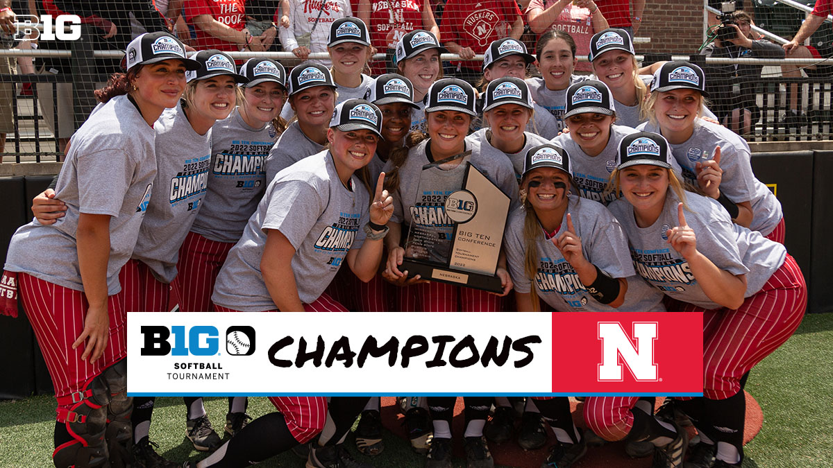 B1Gsoftball's tweet photo. The Huskers hoist the 🏆

Nebraska (@HuskerSoftball) wins the 2022 #B1GSoftball Tournament with a 3-1 victory in eight innings 🥎 https://t.co/WFnwP6y3ls https://t.co/I6soTk3N8L