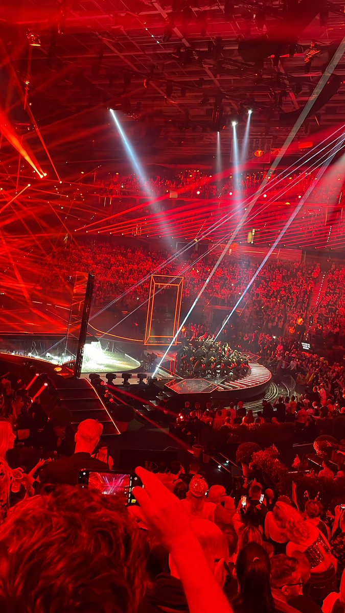 OHShaw's tweet photo. First ever Grand Final ❤️#esc22 https://t.co/PuOKu91Uje