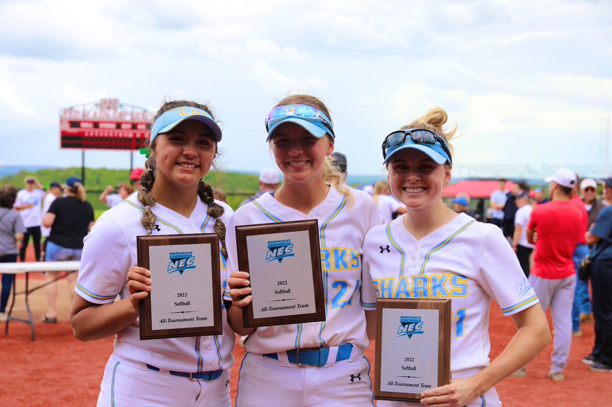 LIUSoftball's tweet photo. Your 2022 NEC Tournament Runners-Up and All-Tournament Honorees. 

#NECsoftball https://t.co/kAwqPaWoaT