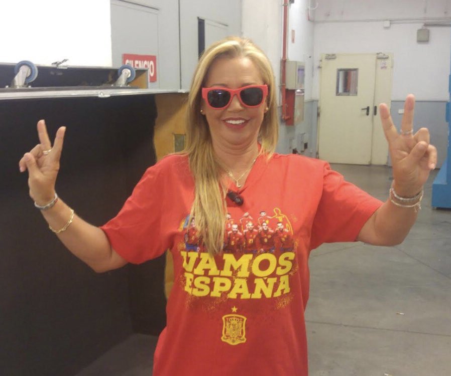 ItsMalbert's tweet photo. VAMOOOOOOS ESPAÑAAAAAAAAAAAAAAAA JODEEEEEEERRRR CHANEL GUAPAAAAAAAAAA #Eurovision https://t.co/FQ1CAI4dMr