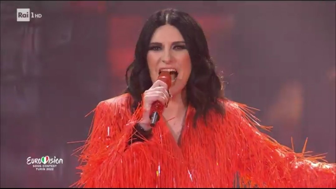 aleferaz's tweet photo. QUESTA ICONA INTERNAZIONALE DI LAURA PAUSINI MIO DIO CHE REGINA

#Eurovision #Eurovision2022 #EscIta https://t.co/3PxFtS7NnA