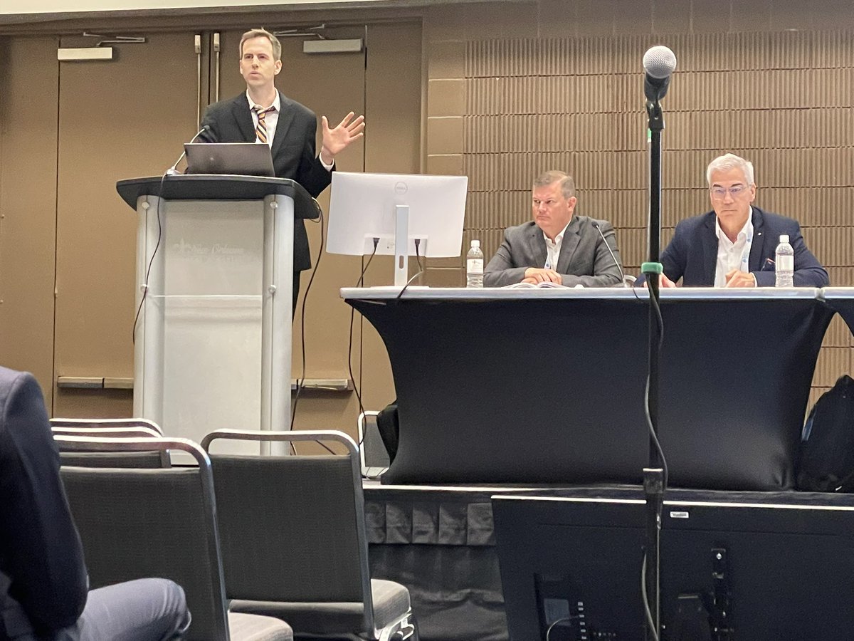 DrUroRecon's tweet photo. Our GU recon fellow @ArielZisman doing a terrific job presenting data on the Penuma  implant @valenzuela_uro #AUA2022 @MountsinaiUro https://t.co/57VXTMDAZX