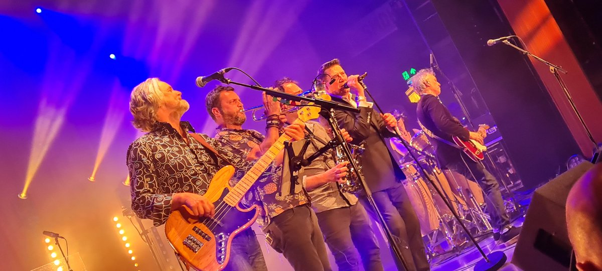 lisariggers's tweet photo. @TheTonyHadley an amazing night in Torquay. Thank you Tony and band! 🥰 https://t.co/jvQSOdymXm
