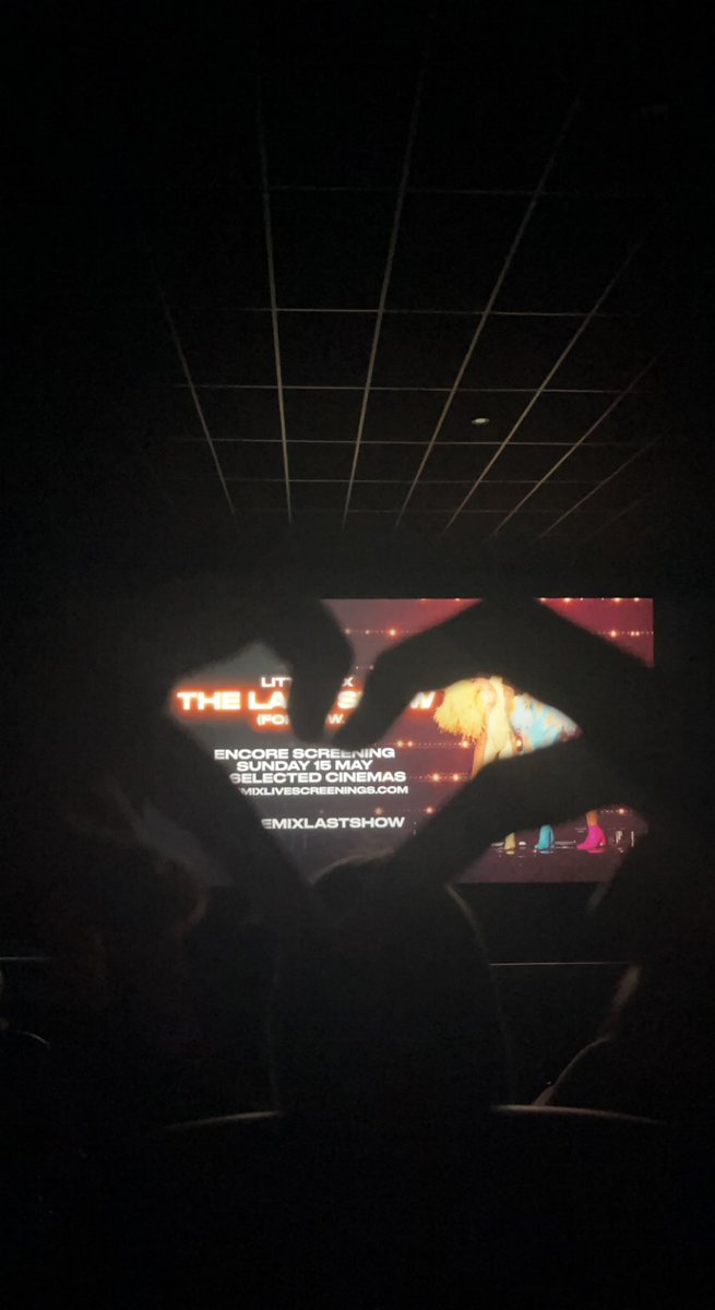 Moonlixht_Ari's tweet photo. SO EXCITED #LittleMixLastShow @LittleMix https://t.co/eM9bDb9QNI