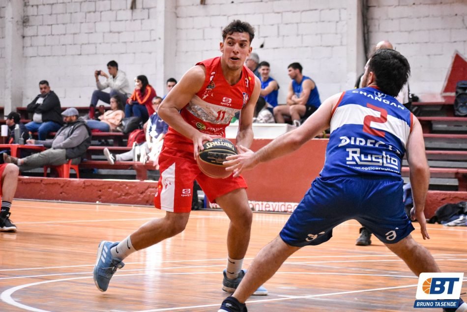 BasquetTotal's tweet photo. #3x3xBT | HERMOSA MAÑANA CON JORNADA COMPLETA

Linda jornada matutina en la Divisional A del torneo 3×3, donde Yale siguió cosechando victorias al igual que Olimpia, y Capitol superó a Goes en la tabla. Por @Bcal_03.

👉 https://t.co/i0h8va8p2O https://t.co/X9IpC8fbXf