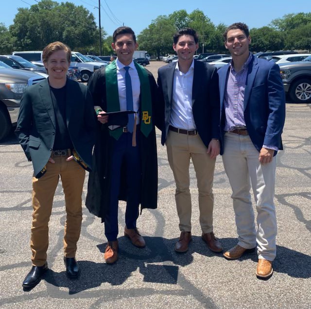 JacobMcManus__'s tweet photo. Way to go!! Congrats Bobby! #BaylorGrad #SicEm https://t.co/9QrF2A7BkX