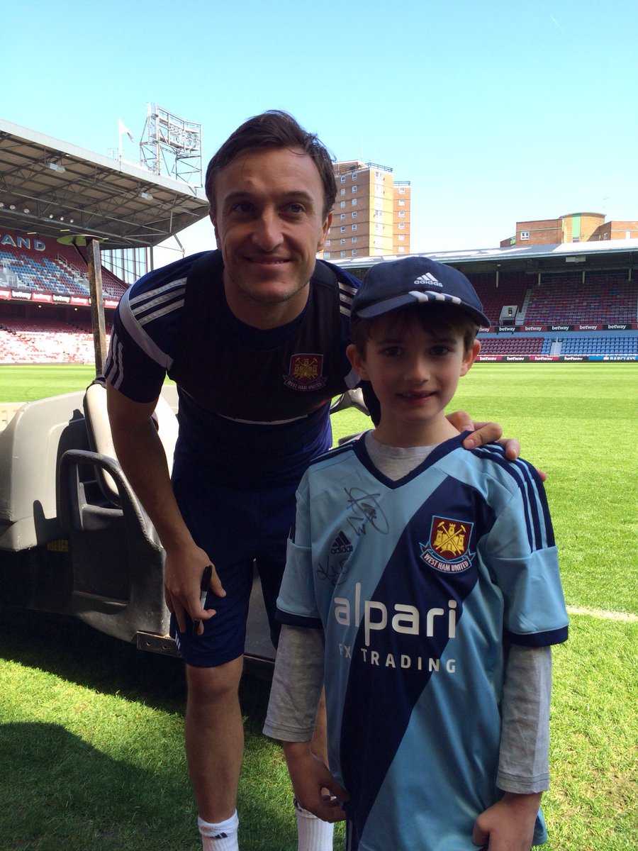 tbird0212's tweet photo. @Noble16Mark 7 years ago I had a very happy 6 year old that got this photo taken with you.  How he would love to get an updated version tomorrow before your retirement from West Ham. #coyi https://t.co/C15qwnnYjd