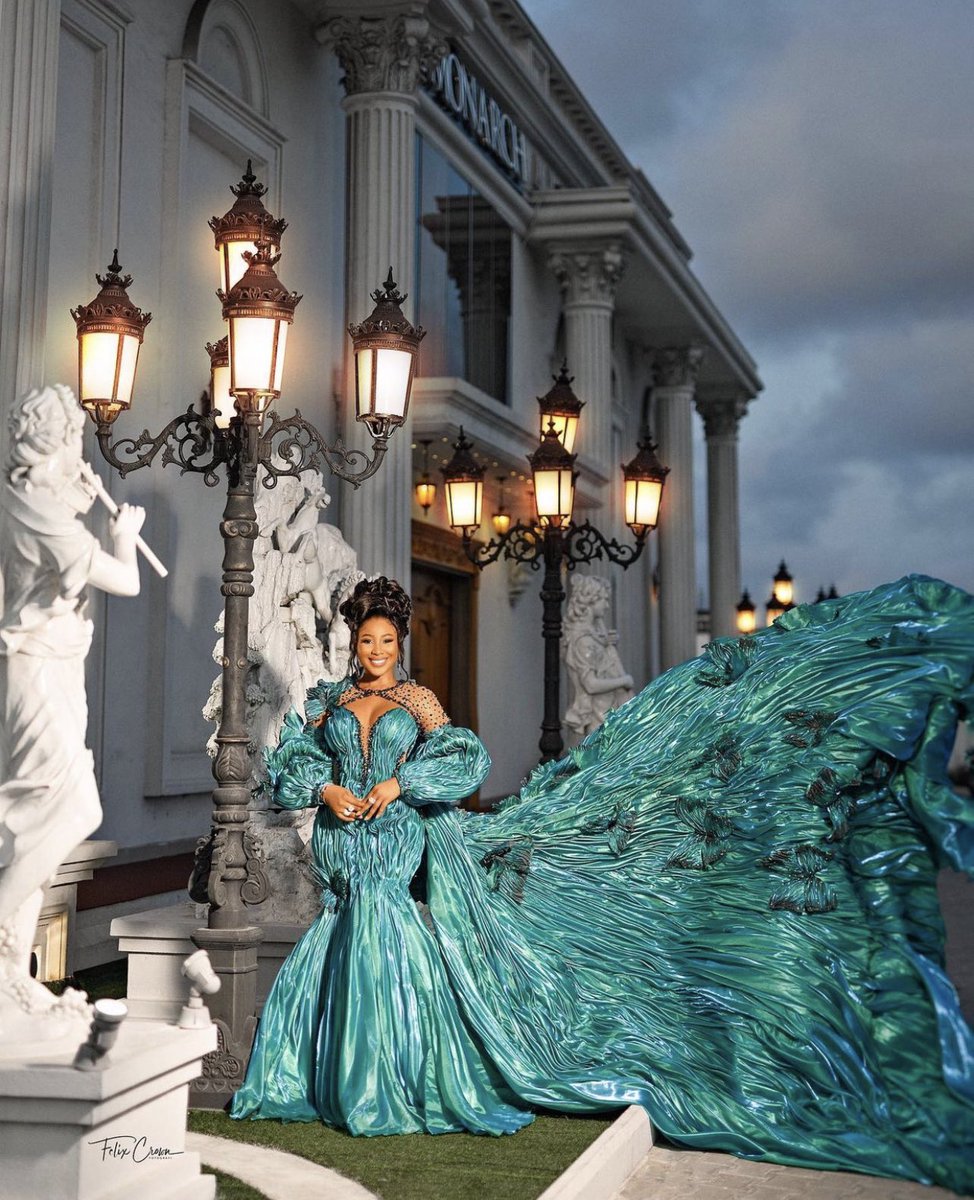 MeetHajaar's tweet photo. 1. Erica Nlewedim , the showstopper in slubne Atelier. This avant-garde style is everything the designer thinks the creation is. Love it. Met-gala standard for sure. The dress is a statement piece by its own right and the cape, the butterflies, hair, make up, Thank you Erica. https://t.co/tG7KnDxDVP