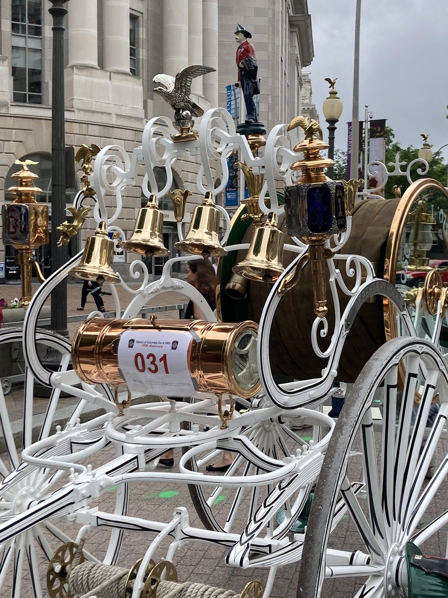 sharongang's tweet photo. Downtown had a little something for everyone today — bonus for #DCbikes — many blocked-off streets. #protest @dcfireems @ngadc https://t.co/KVzNmyBQJT