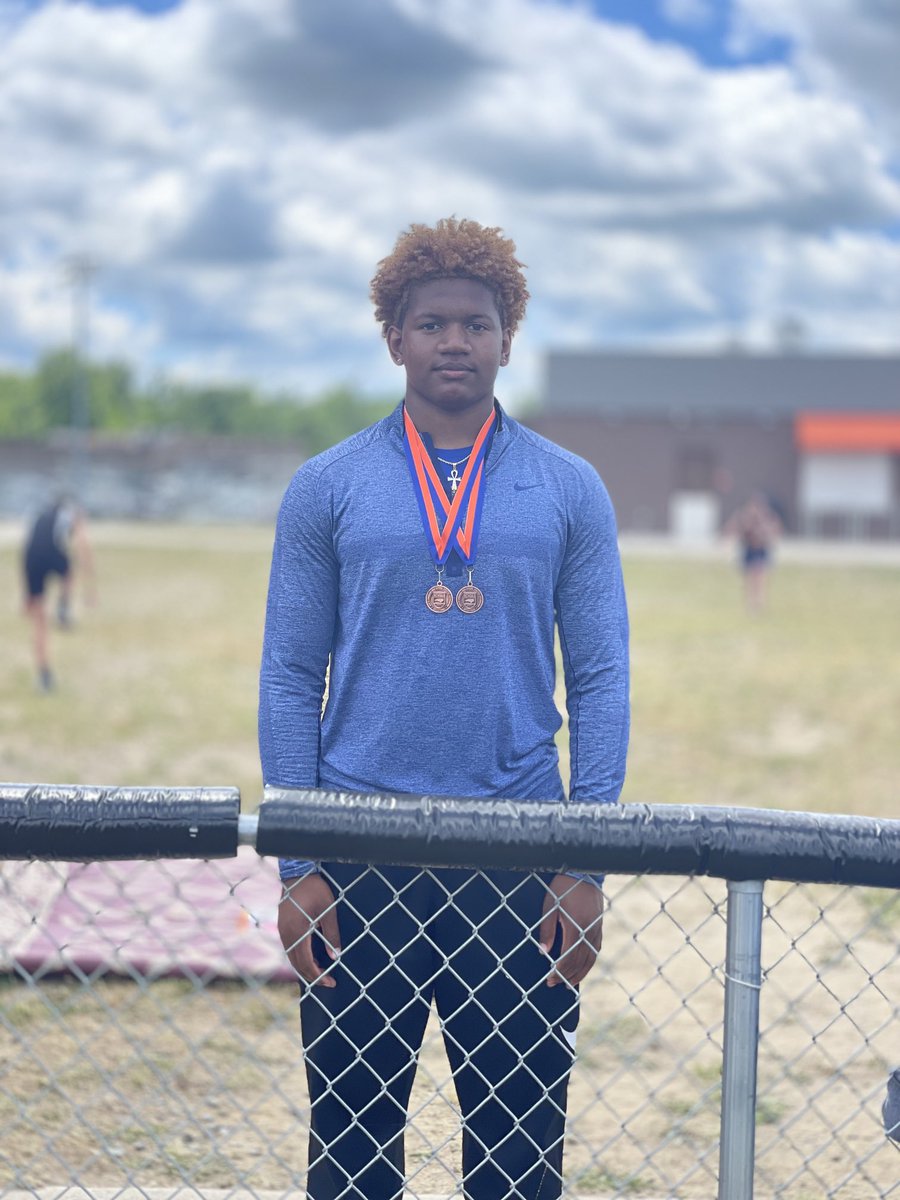 Going to States🤟🏾‼️
3rd (discus): 166’ 6”
3rd (shot): 54’ 5.5”