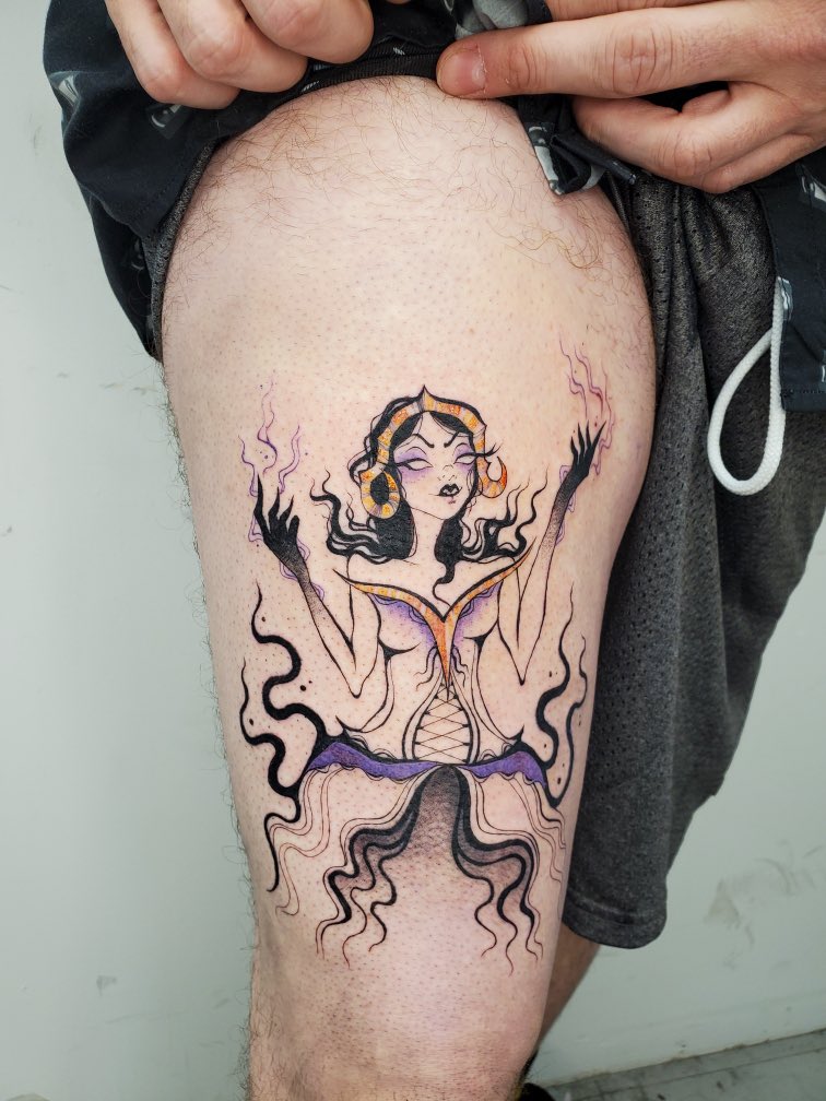 angerisfleeting's tweet photo. @StarCityGames Chandra and Liliana on my legs https://t.co/OpGGGpSBDJ