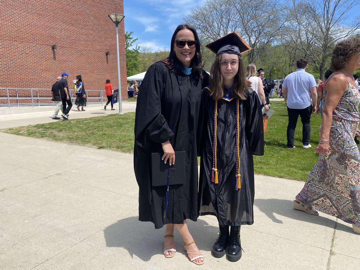 awilson0609's tweet photo. Proud of these @NorthernEssex  #necc2022 graduates! I’m humbled to work with so many amazing ambassadors and can’t wait to see them continue to accomplish their goals! 🎓 https://t.co/UVRdOXae2T